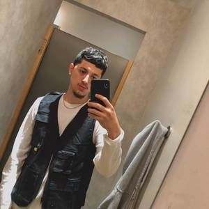Meet your Posher, Daniel